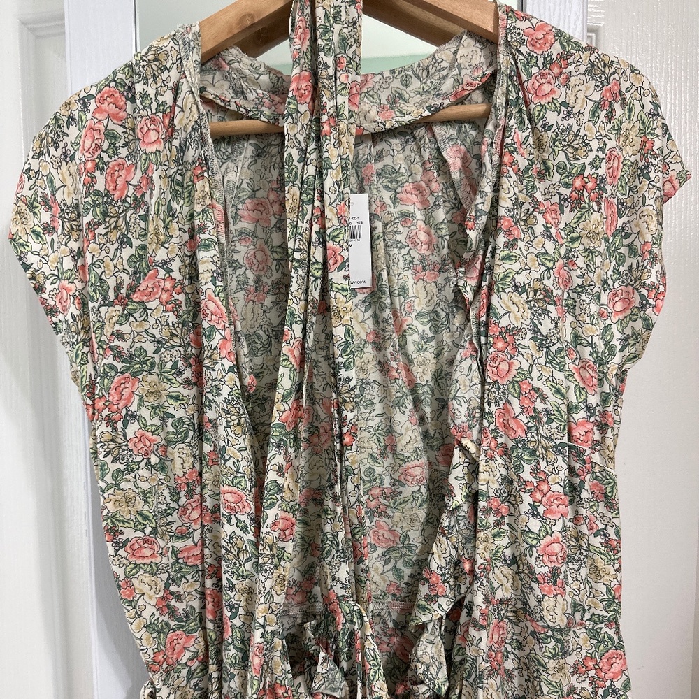 Old Navy floral wrap top